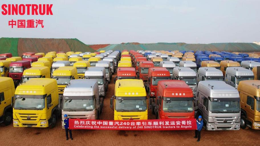 中國重汽出口安哥拉240臺(tái)HOWO牽引車