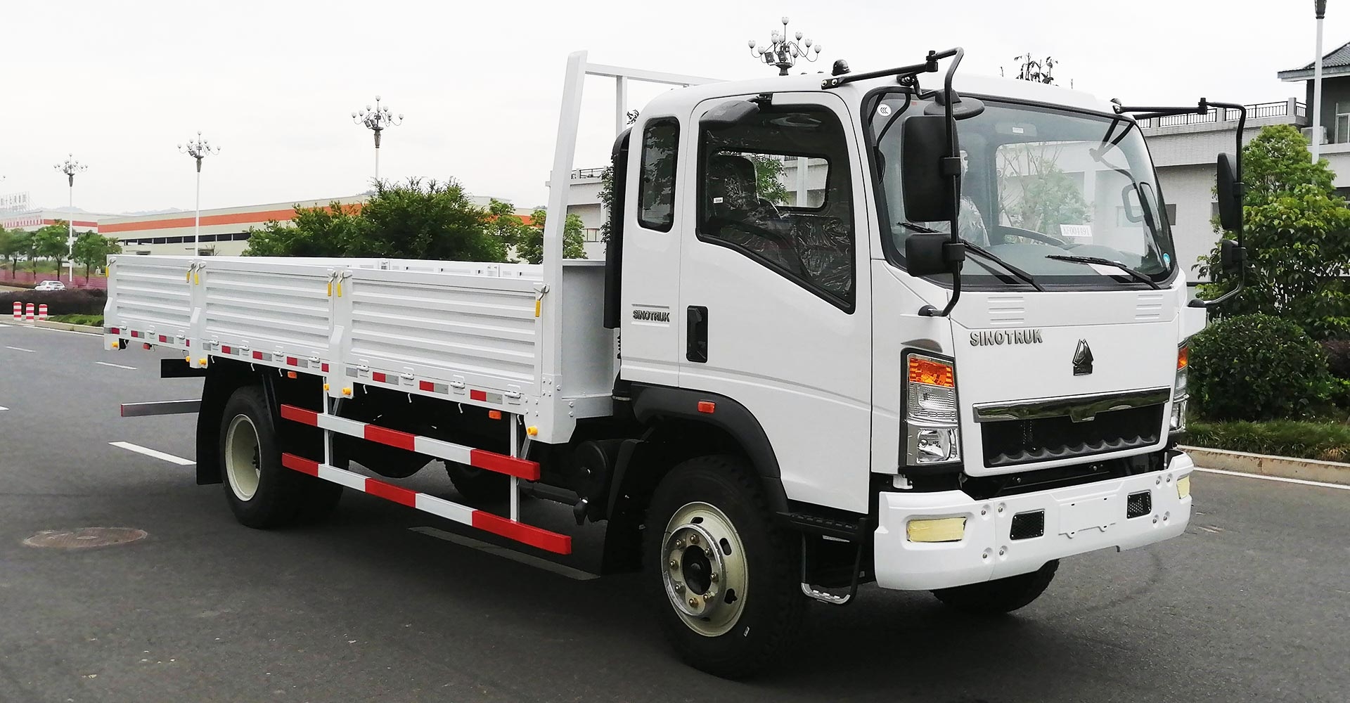 4X4 輕卡載貨車